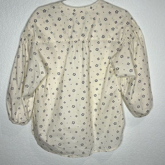 New Apiece Apart Marit Shirred Organic Cotton Blouse in Scattered Floral Small - Picture 7 of 13